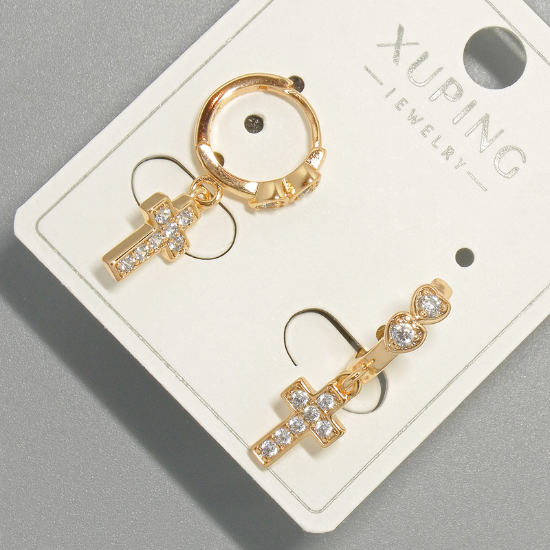 Cercei „Crucea” Xuping cu cristale albe, diametrul 6×11 mm, +/- lungime 22 mm, placare cu aur 18K