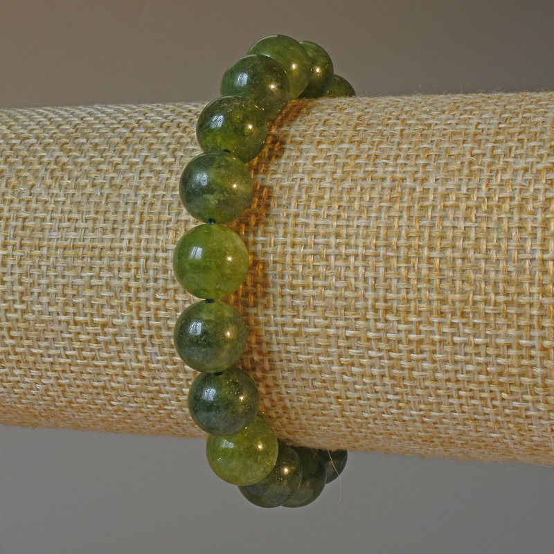 Brățară din jadeit natural 10 mm, bile netede, lungime 18 cm (șnur elastic)