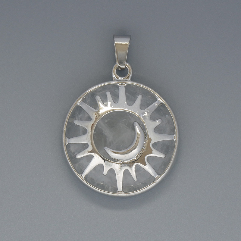 Pandantivul Soarele din cristal de munte, diametrul 27 mm ±, lungimea 37 mm ±, în ramă argintie