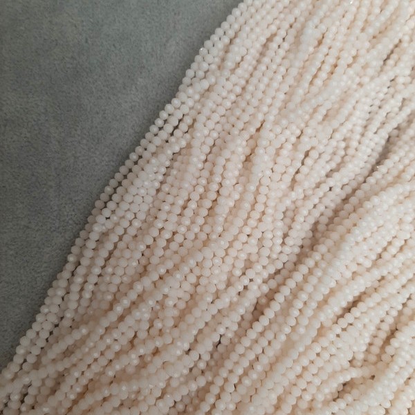 Mărgele crem din cristal ceh, facetate, rondel, diametru 3x2,5 mm, lungime 40 mm, pe fir