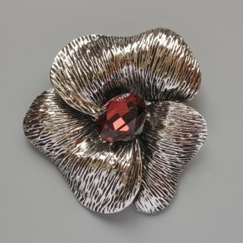 Broșă-pandantiv Floare, cristal roșu, metal argintiu, 55×63 mm