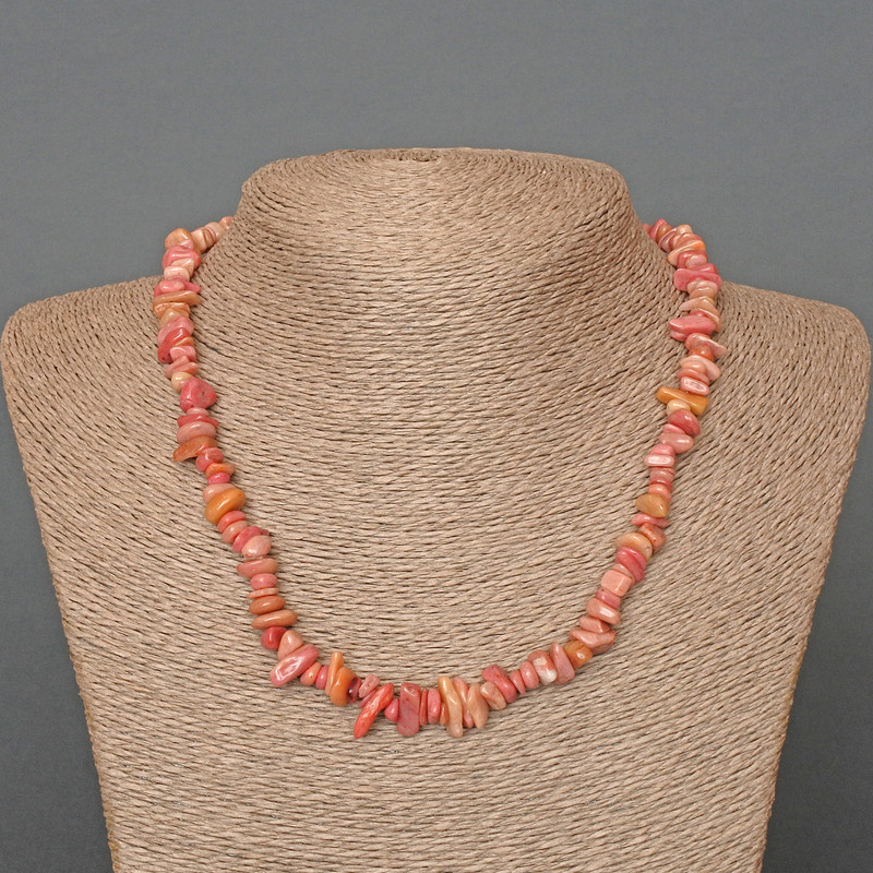 Colier din rodonit, piatră naturală mărunțită, diametru 8×3 mm, lungime 47 cm+