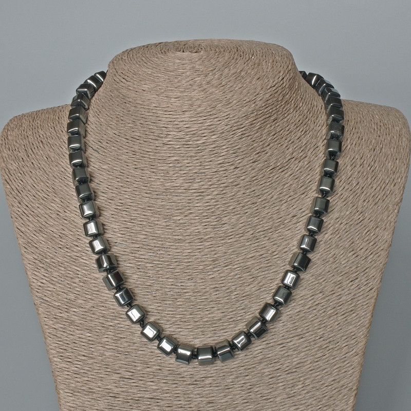 Colier din hematit, cuburi, diametru 8 mm, lungime 48 cm