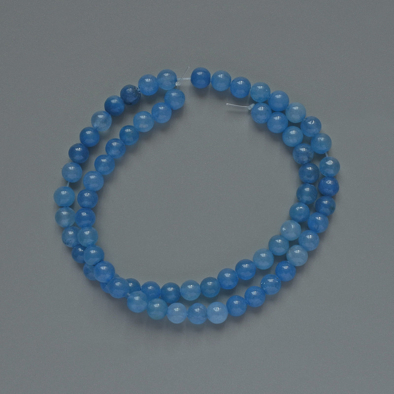 Mărgele de acvamarin (artificiale) – bile netede, diametrul 6 mm ±, lungimea 37 cm ±, pe fir