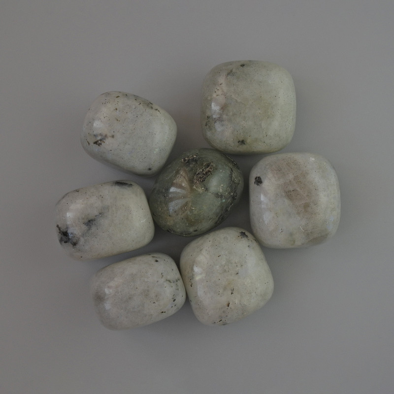Suvenir piatră naturală Labradorit cabochon, dimensiuni 23×21 mm (+/-), ambalaj 100 g