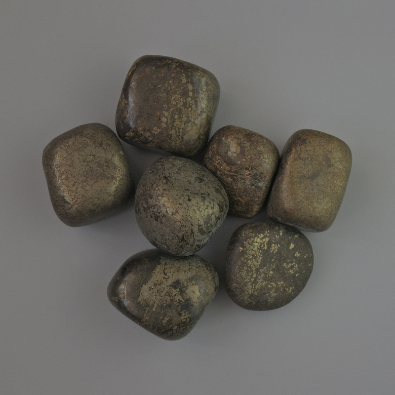 Piatră naturală de suvenir: pyrit șlefuit, diametrul 22x17 mm (+-), ambalare 100 g
