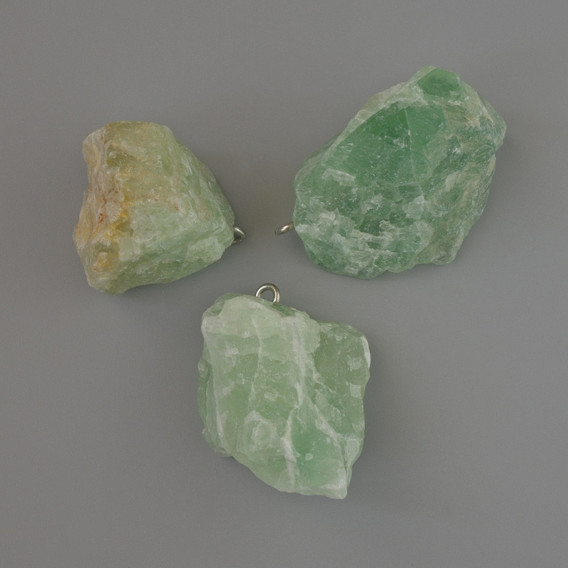 Pandantiv fluorit, piatră naturală brută, diametrul 24×22 până la 36×28 mm, asortiment