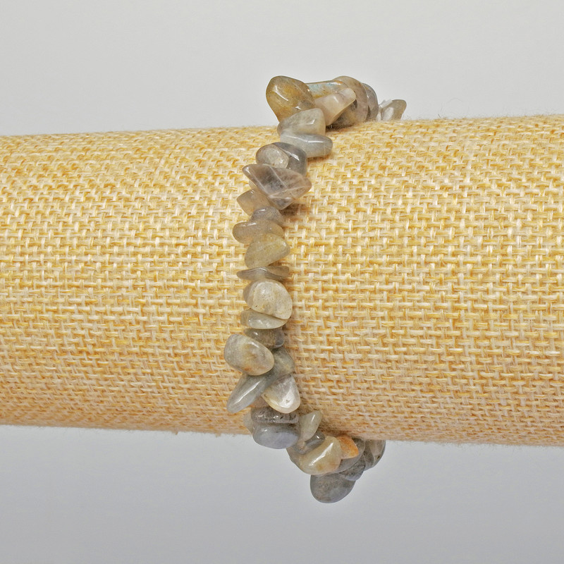 Brățară din labradorit natural – cioburi de piatră, diametrul 7×4 mm, lungime 18 cm, extensibilă