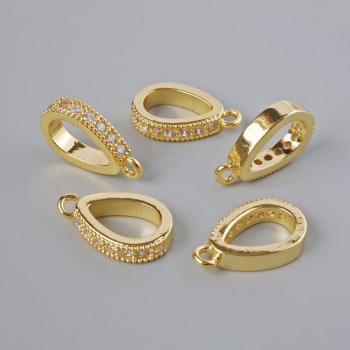 Bază pentru pandantiv cu strasuri albe, culoare aurie a metalului, diametru 15x3 mm, 1 bucată