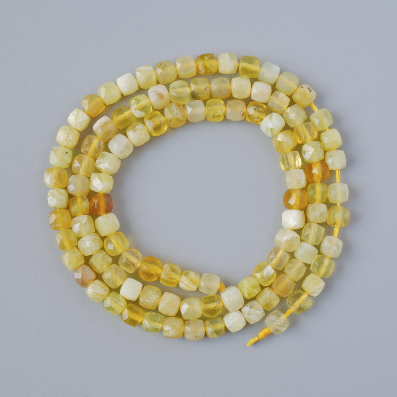 Mărgele din opal galben natural, tăiate cub, diametrul 4 mm, lungimea 39 cm, pe șnur
