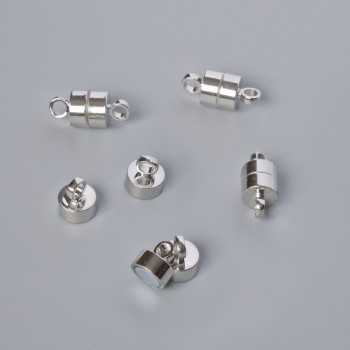 Închidere magnetică, diametru 12×6 mm, culoare argintie a metalului, 1 bucată