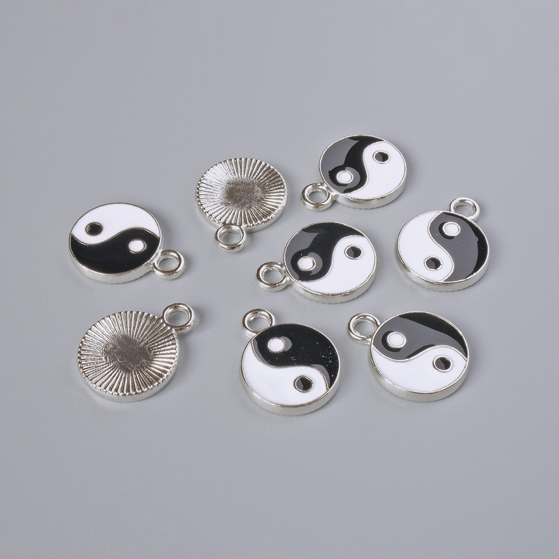 Furnitură pandantiv Yin-Yang, dimensiuni 15,5×12 mm, diametrul găurii 2,4 mm, ambalaj: 8 buc./pachet +/-, culoare argintie a metalului