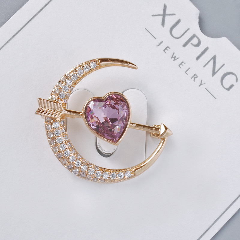 Broșă Xuping «Inimă» cu cristal mov și strasuri albe 24×27 mm, metal auriu, placare cu aur