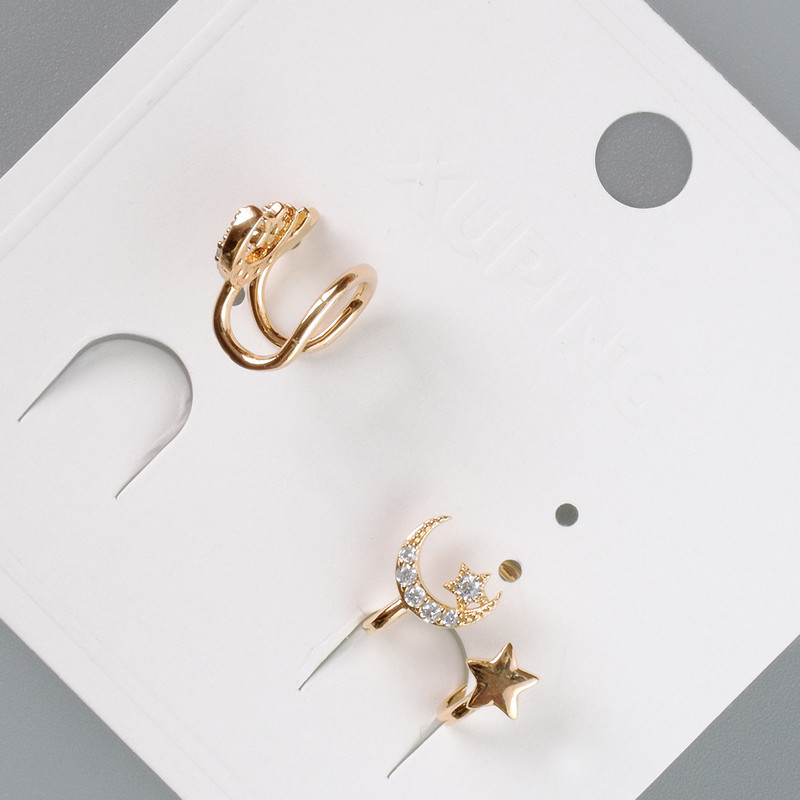 Caf Xuping cu strasuri albe, diametrul 8,5×14 mm, placare cu aur de 18K