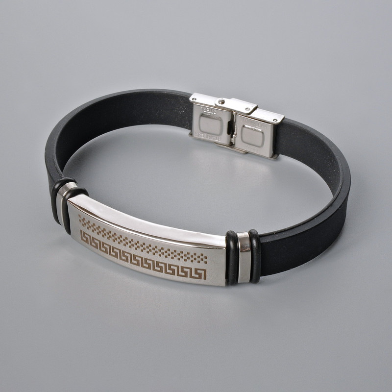 Brățară masculină din metal cu inserții metalice, lungime 21 cm, grosime 10 mm (+/-), grosimea inserției 11,5 mm (+/-), bază din cauciuc