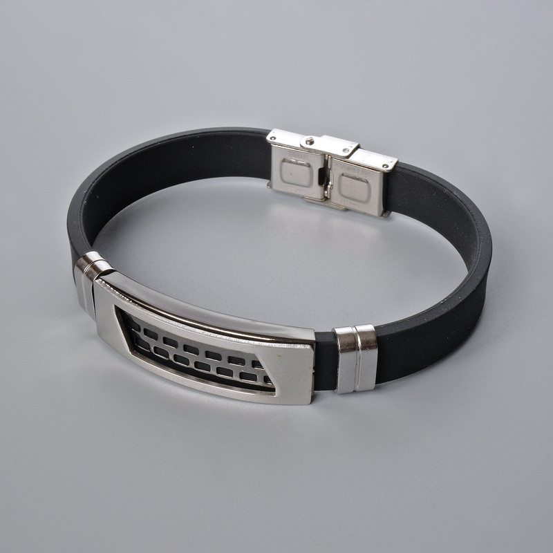Brățară masculină cu inserții metalice, lungime 21 cm, grosime 10 mm (+/-), grosimea inserției 11,5 mm (+/-), din cauciuc