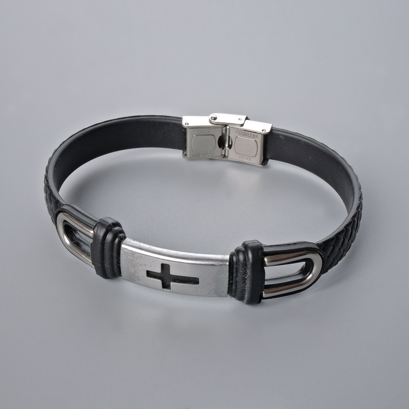Brățară masculină cu inserții metalice, lungime 21 cm, grosime aproximativă 10,5 mm, grosimea inserției 11 mm, piele ecologică neagră