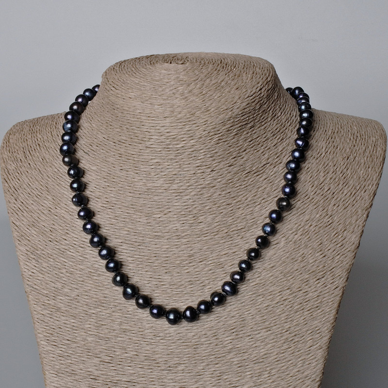 Colier cu perle negre de râu, diametrul 8,5×7 mm, lungimea 44–45 cm