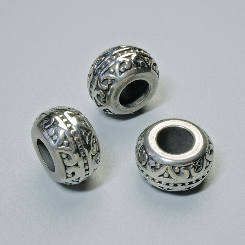 Mărgea-inserație argintie, diametrul 12×7,5 mm, gaura 5,5 mm, culoare metal argintiu, 1 bucată