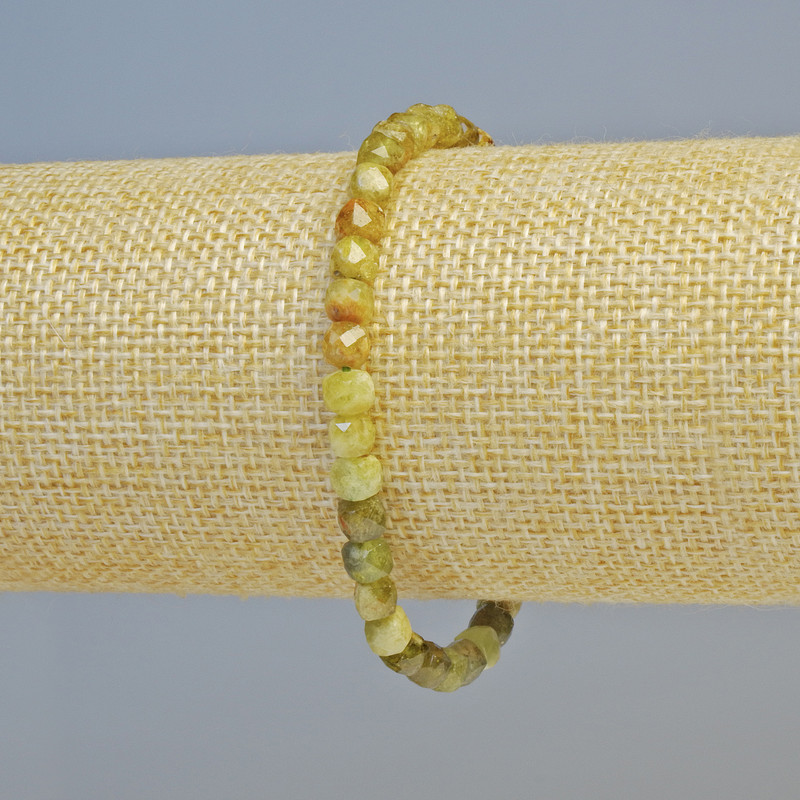Brățară Grosular (grenat verde) piatră naturală tăiată cub, diametrul 5 mm ± (elastică), lungime 18 cm+