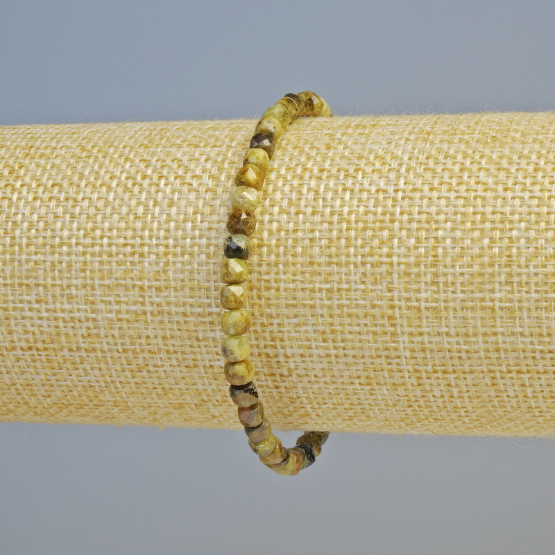 Brățară Grosular verde, piatră naturală tăiată în formă de cub, diametru aproximativ 5 mm ± (elastică), lungime 18 cm+