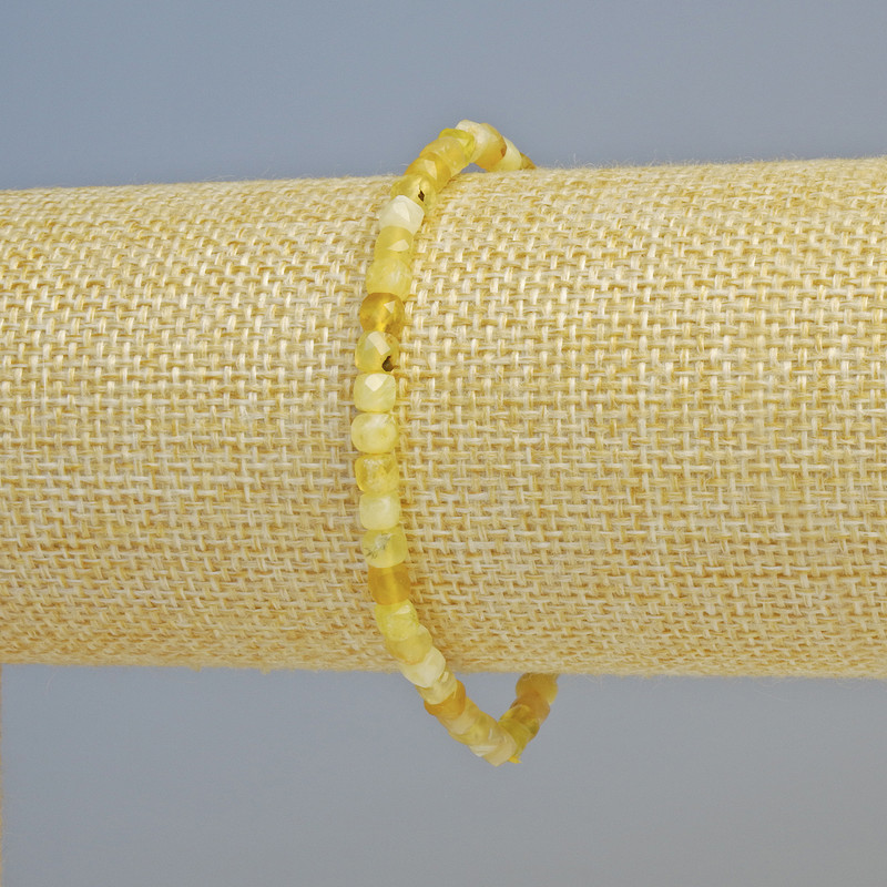 Brățară din opal galben, piatră naturală, cuburi facetate, diametru 4 mm ± (pe bază elastică), lungime 18 cm+