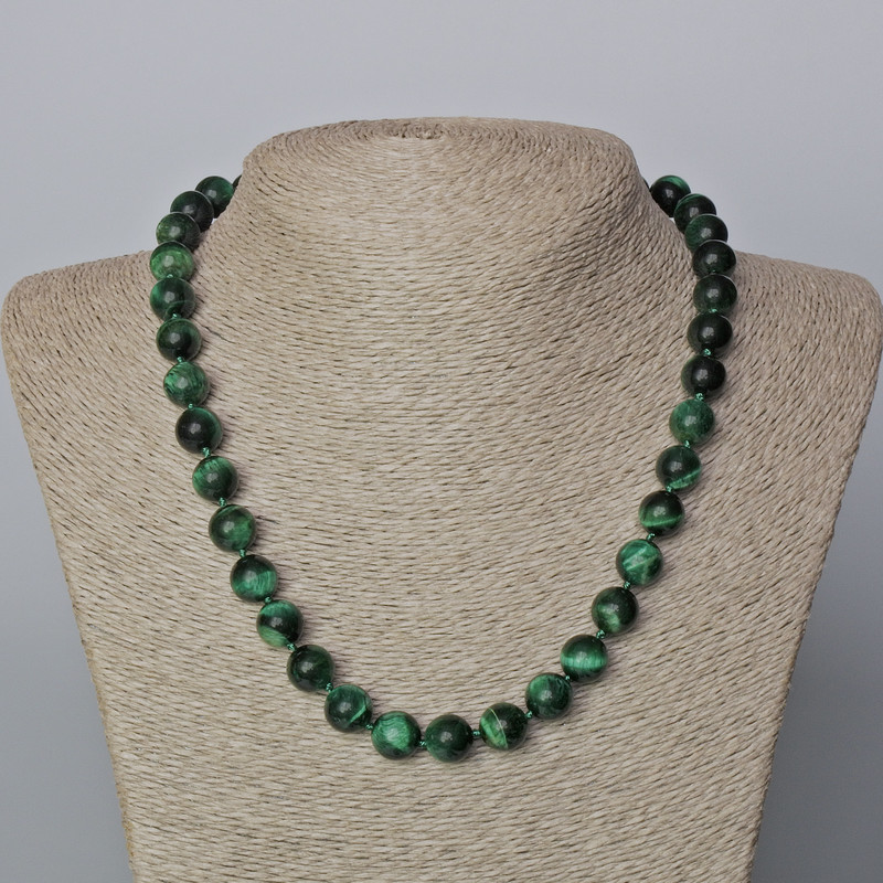 Colier din ochi de pisică verde, piatră naturală, bile netede, diametrul 10,5 mm, lungime 45–48 cm