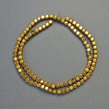 Mărgele din hematit cuburi, culoare aur închis, mat și lucios, diametrul 4×4 mm, lungime 40 cm ±