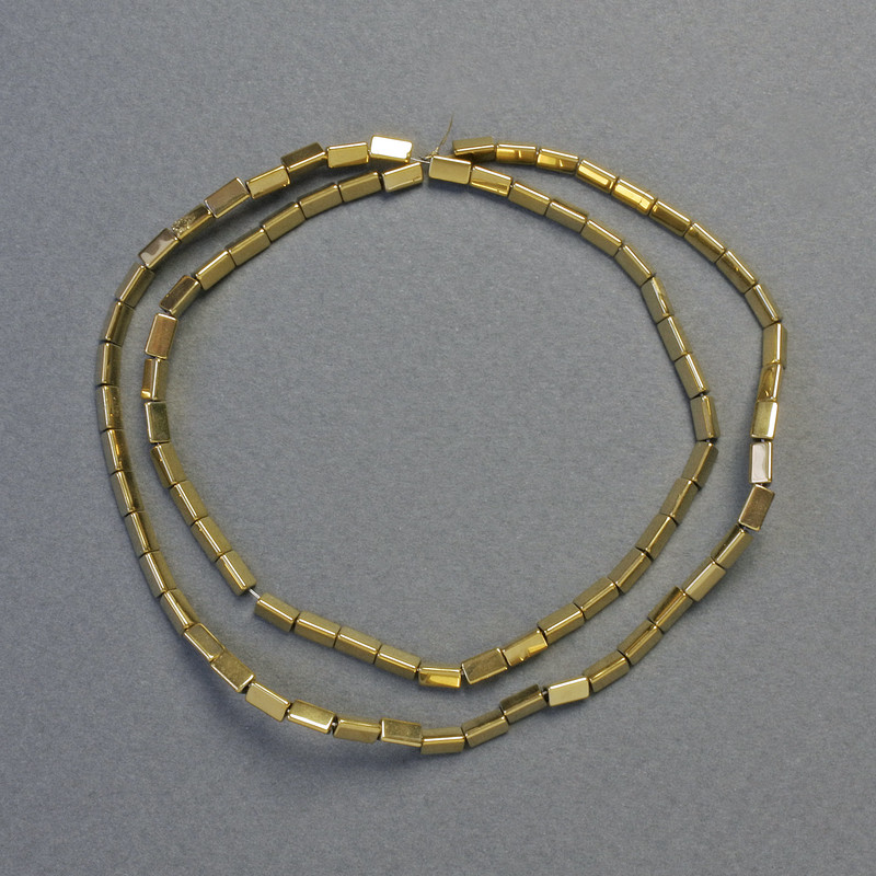 Mărgele hematit în formă de triunghi, culoare aurie, diametrul 5×2 mm, lungime 42 cm, șir