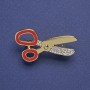 Broșă Foarfecă, email roșu, strasuri albe, culoare metalică aurie 32×18 mm+