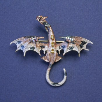 Broșă-pandantiv Dragon, email bej-alb, cu strasuri galbene, culoare metal auriu, 50×57 mm