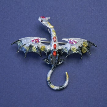 Broșă-pendul Dragon, email negru și gri, cu cristale roșii, culoare argintie a metalului, 50×57 mm +