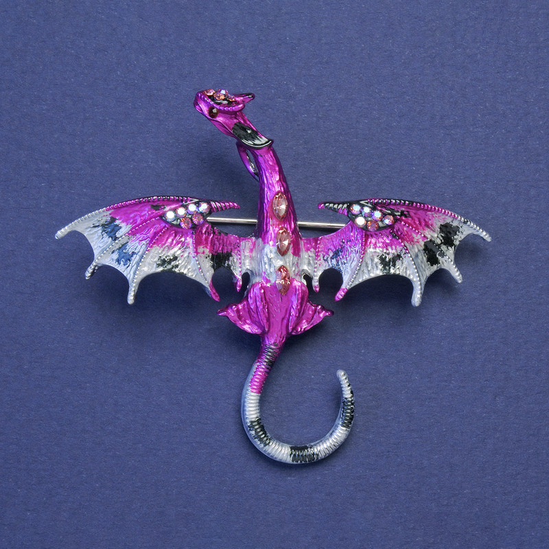 Broșă-colier Dragon, email roșu-zmeură cenușiu, cu strasuri, culoare metal argintiu, 50×57 mm