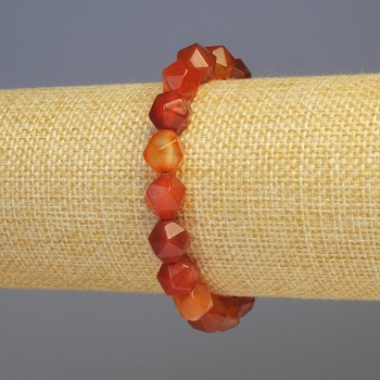 Brățară din carneol natural, piatră multifacetată, diametrul 8×8 mm, lungime 18 cm, pe bandă elastică