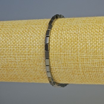 Brățară din hematit dreptunghiulară, culoare neagră, mărgele 5×3 mm, lungime 18 cm, pe elastic