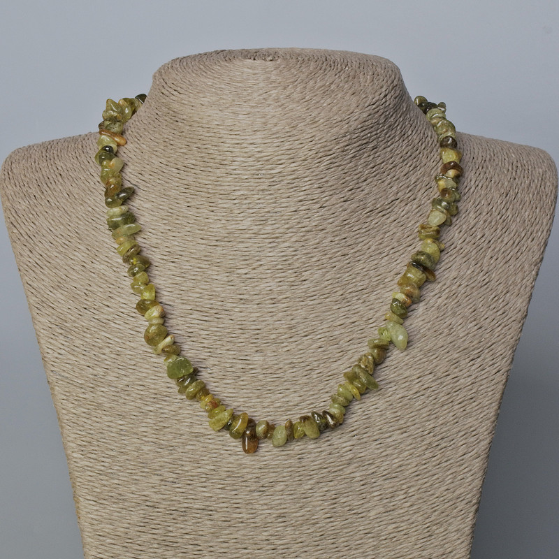 Colier Grosular (granat verde) din piatră naturală, granule, diametrul 13x5-8x5 mm, lungime 48 cm