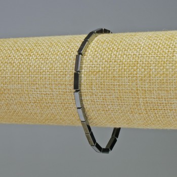 Brățară din hematit cu dreptunghiuri, culoare neagră, diametru 9×3 mm, lungime 18 cm, elastică