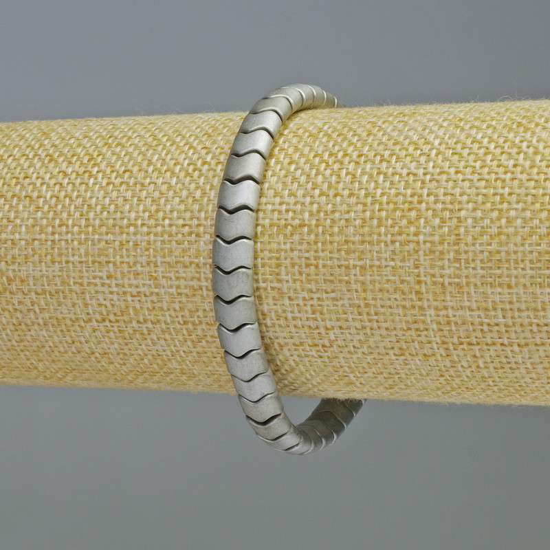Brățară din hematit în formă de șarpe, zig-zag, val, culoare gri deschis mat, diametru 7x5x5 mm, lungime 18 cm, extensibil