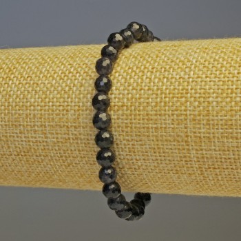 Brățară din iolit, bile facetate, diametru de aproximativ 6 mm, lungime 18 cm, elastic