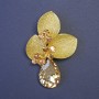 Broșă-pandantiv «Butonieră» cu cristal galben mare și strasuri șampanie, 65x43mm ±, metal auriu