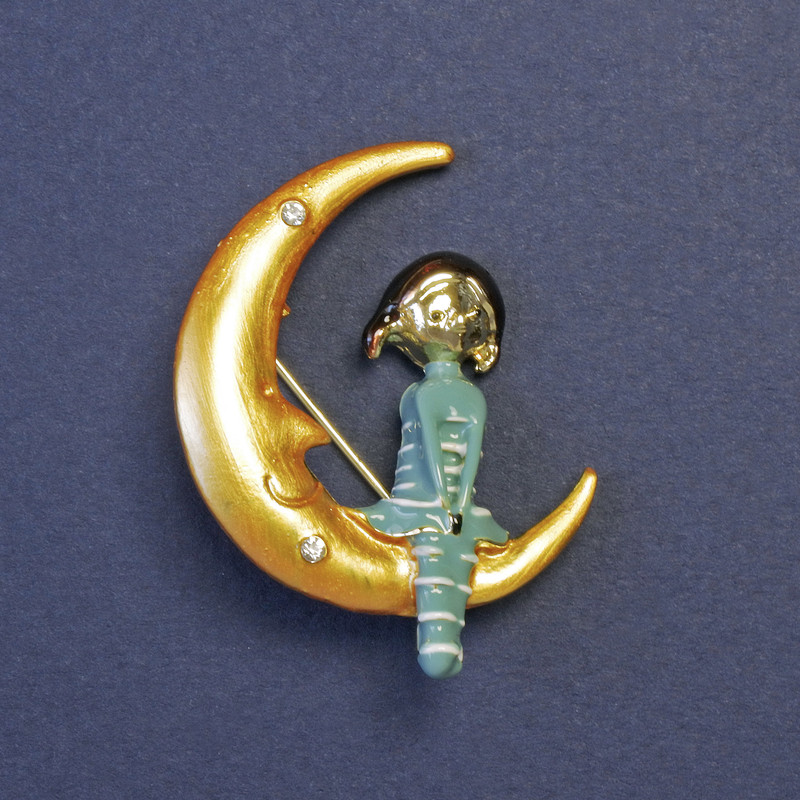Broșă «Fetița romantică pe Lună» 40x32 mm ± email albastru deschis, metal auriu