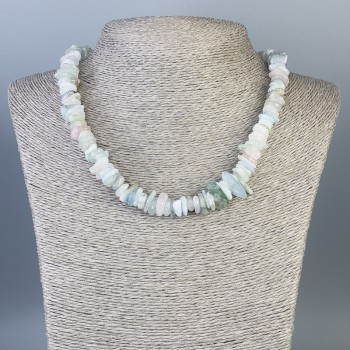 Colier din morganit mărunțit, diametrul 12x1 mm+-, diametrul 9x4 mm+-, lungime 48 cm+