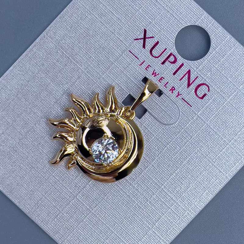 Pandantiv Xuping cu cristal alb, diametru 19 mm ±, grosime 5 mm ±, lungime 25 mm ±, placat cu aur