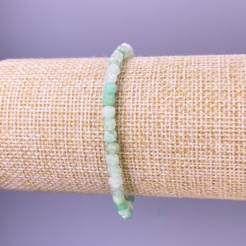 Brățară din smarald, cuburi tăiate, dimensiune 4x4 mm, lungime 18 cm, bază elastică