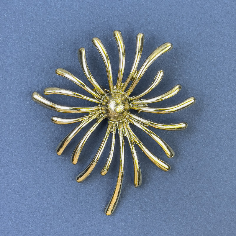 Broșă Floarea Crizantemă metal auriu 61×71 mm