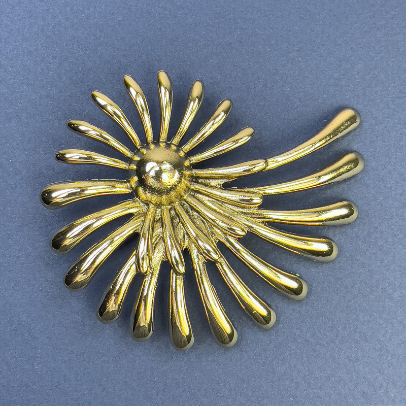 Broșă Floare din metal auriu 62×76 mm+