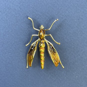 Broșă insectă, culoare galben-auriu, metal auriu, diametrul 39 mm, lungimea 42 mm