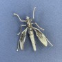 Broșă insectă, culoare gri metal argintiu, diametrul 39 mm ±, lungimea 42 mm ±