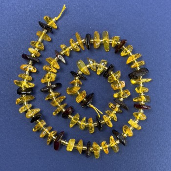 Mărgele din chihlimbar mărunțit, 10–12×4 mm, cu mărgele, diametrul 3 mm, pe șnur, lungime 38 cm