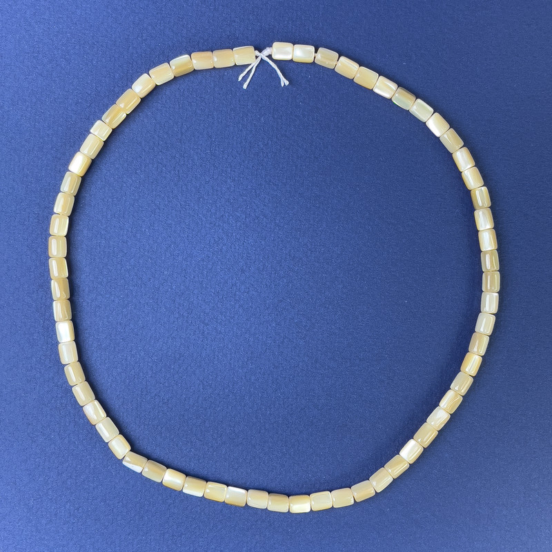 Mărgele sidef natural bej, cilindru 6x5mm+- pe șnur, lungime 40 cm+